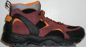 Nike Air Mowabb ACG hiking boot (black, reddish brown, orange)