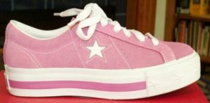 Converse One Star platform sneaker in pink with white star