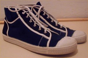 Hungarian dark blue high-top sneakers