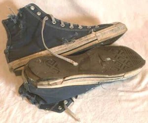Converse "Chuck Taylor" All-Star high-tops, blue, on their last legs Converse "Chuck Taylor" All-Star high-tops, blue, on their last legs