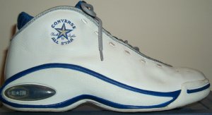 Converse All Star "Hall of Fame": white shoe with blue trim Converse All Star "Hall of Fame": white shoe with blue trim