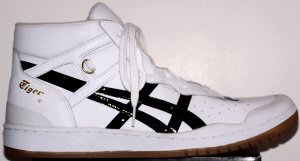 ASICS "Onitsuka Tiger" Pro Gold 83 (reissue of 1983 design) in white with black trim ASICS "Onitsuka Tiger" Pro Gold 83 (reissue of 1983 design) in white with black trim