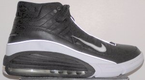 Nike "Air Team Super Max" in black with white trim... Zoom Air and Max Air combined Nike "Air Team Super Max" in black with white trim... Zoom Air and Max Air combined